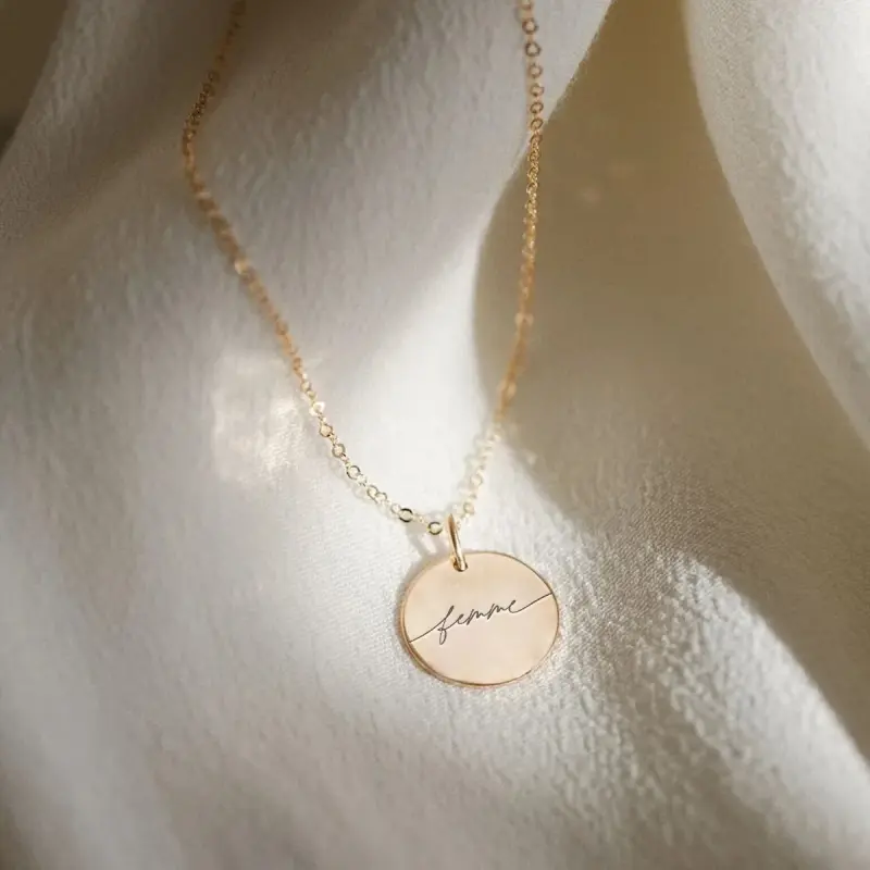 Femme Halskæde - Fejr kvindelighed med elegance
