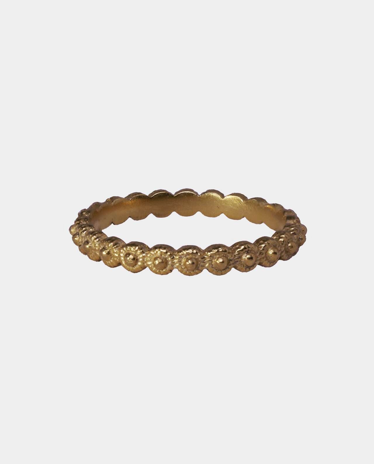 - Ring Med Ornamenter