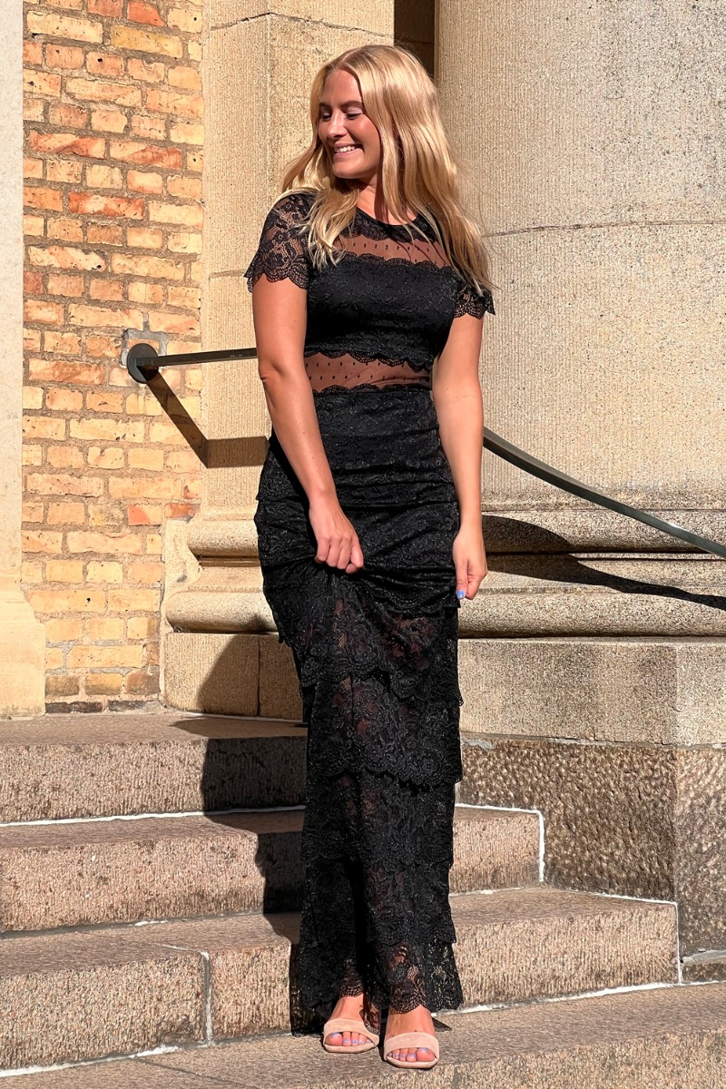 Elsket Af Lykke - Isabella Lang Blonde Kjole - Sort