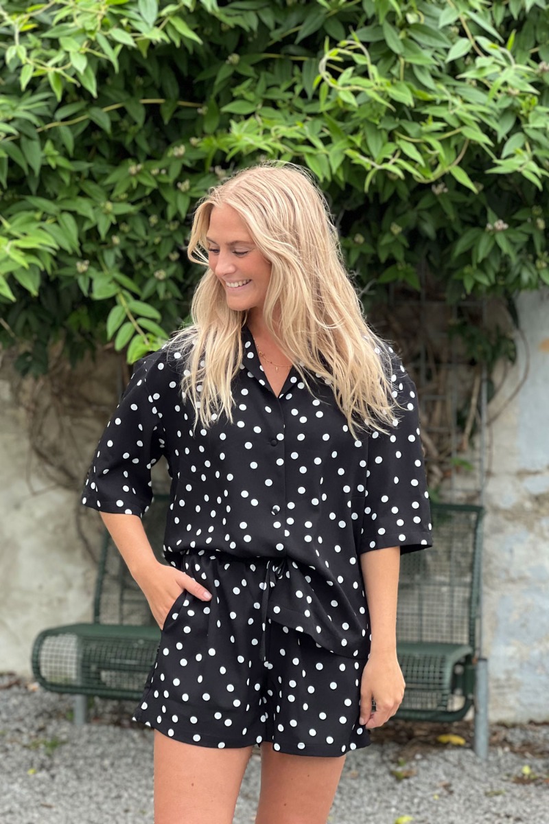 Elskede Lykke - Shorts med prikker - Perfekt til sommer!
